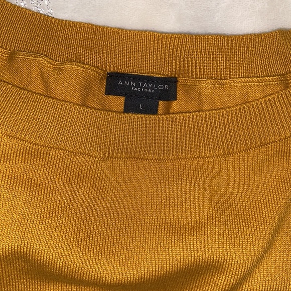 Ann Taylor’s - Women’s Light Sweater Tank - Picture 2 of 3